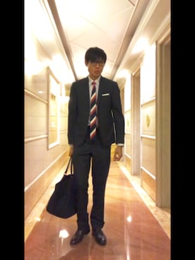 「THOM BROWNE（トムブラウン）のアイテム（セットアップ）」を使った、LKさん（メンズ・178cm）の春コーディネート