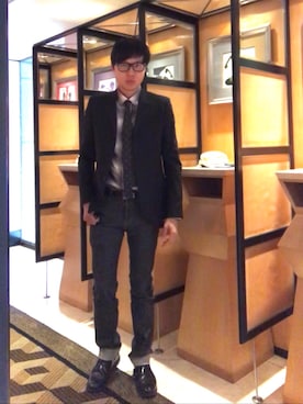 「SAINT LAURENT PARIS（サンローランパリ）のアイテム（ネクタイ）」を使った、LKさん（メンズ・178cm）の春コーディネート