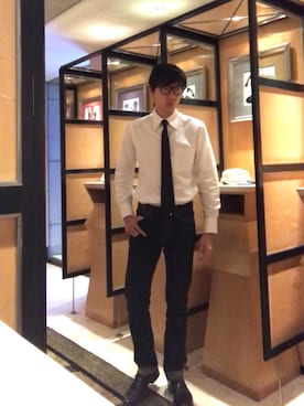 「SAINT LAURENT PARIS（サンローランパリ）のアイテム（ネクタイ）」を使った、LKさん（メンズ・178cm）の春コーディネート