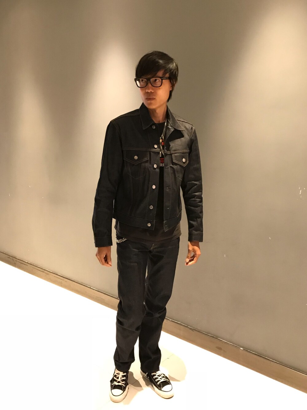 「ootd、minedenim、TOM FORD、converse、goro's、デニムパンツ、デニムジャケット、Gジャン、デニムオンデニム」｜「MINEDENIMのアイテム（デニムジャケット、ブルー系）」を使った、LKさん（メンズ・178cm）の秋コーディネートの1枚目の写真
