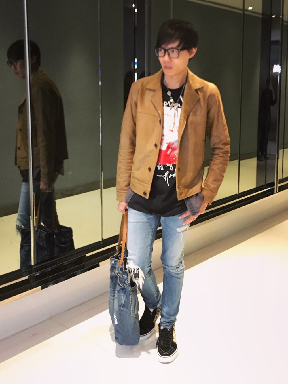 「ootd、Rags Mcgregor、supreme、VANS、goro's、TOM FORD、キャメル、レザージャケット、デニム」｜「RAGS McGREGOR のアイテム（その他アウター、ゴールド系）」を使った、LKさん（メンズ・178cm）の冬コーディネートの1枚目の写真