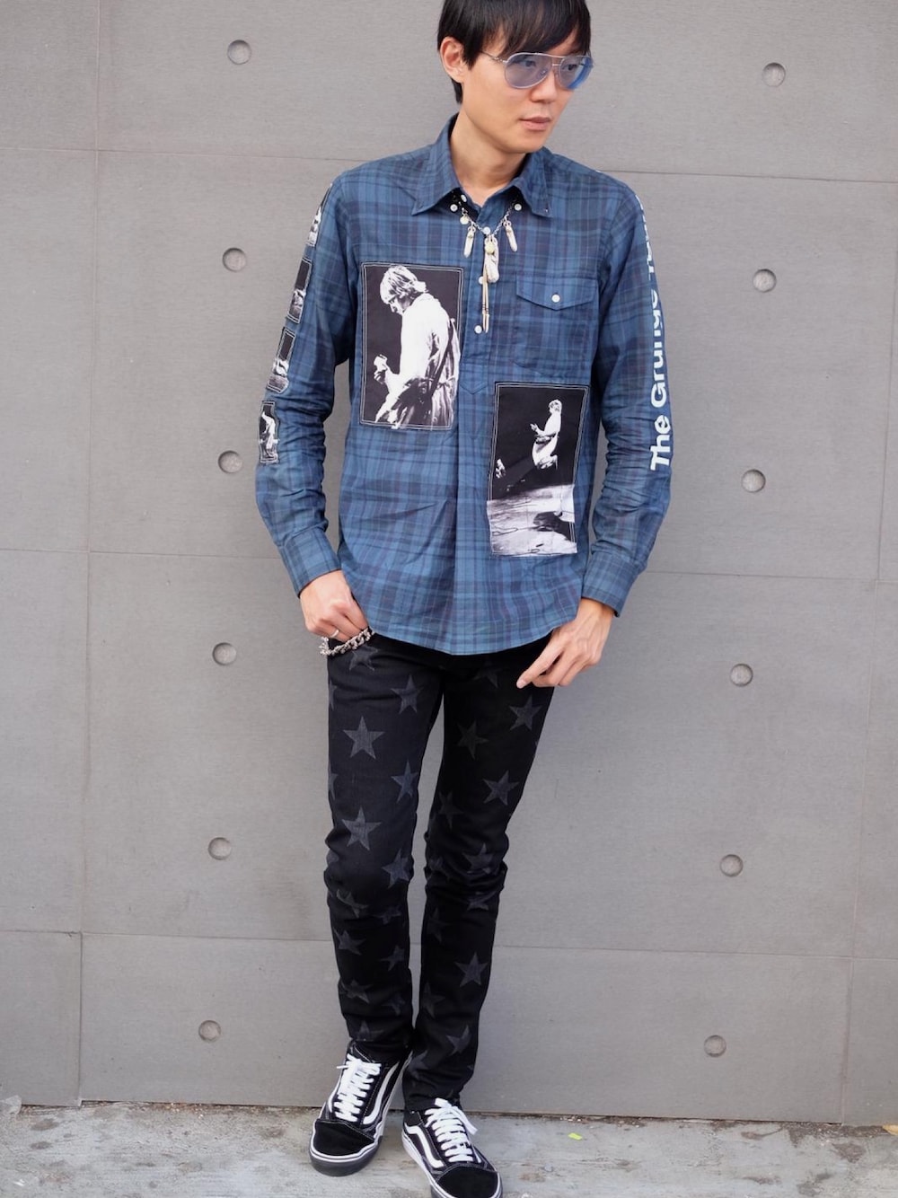 「spring、デニム、チエックシャツ、春コーデ、ネルシャツ、サングラス」｜「TAKAHIROMIYASHITATheSoloIst.のアイテム（シャツ/ブラウス、ブルー系）」を使った、LKさん（メンズ・178cm）の春コーディネートの1枚目の写真