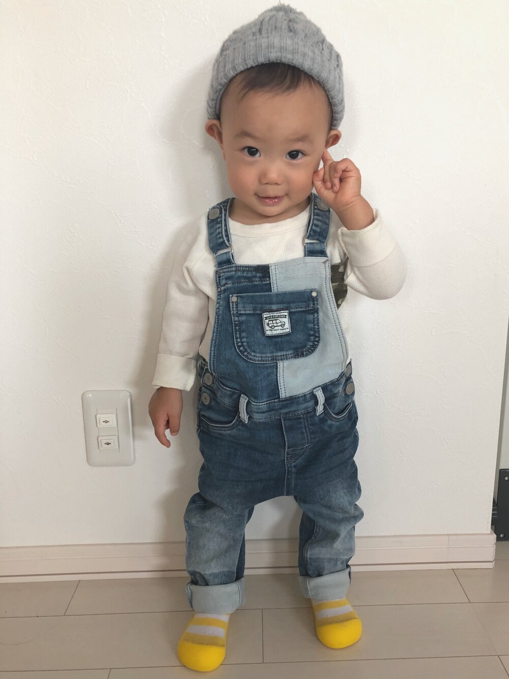 「おとこのこ、男の子、カジュアルコーデ、赤ちゃんコーデ、キッズコーデ、オーバーオール、H&M、しまむら、西松屋、1歳」｜「H&Mのアイテム（つなぎ/オールインワン、ブルー系）」を使った、shiroさん（キッズ・80cm）の秋コーディネートの1枚目の写真