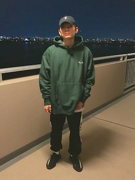「palace」｜「アイテム（パーカー）」を使った、GEEKMANさん（メンズ・180cm）の春コーディネート