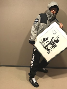 「アイテム（マウンテンパーカー、シルバー系）」を使った、GEEKMANさん（メンズ・180cm）の冬コーディネート
