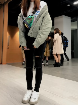 「PUMA」｜「アイテム（MA-1）」を使った、あ おさん（レディース・165cm）の春コーディネート