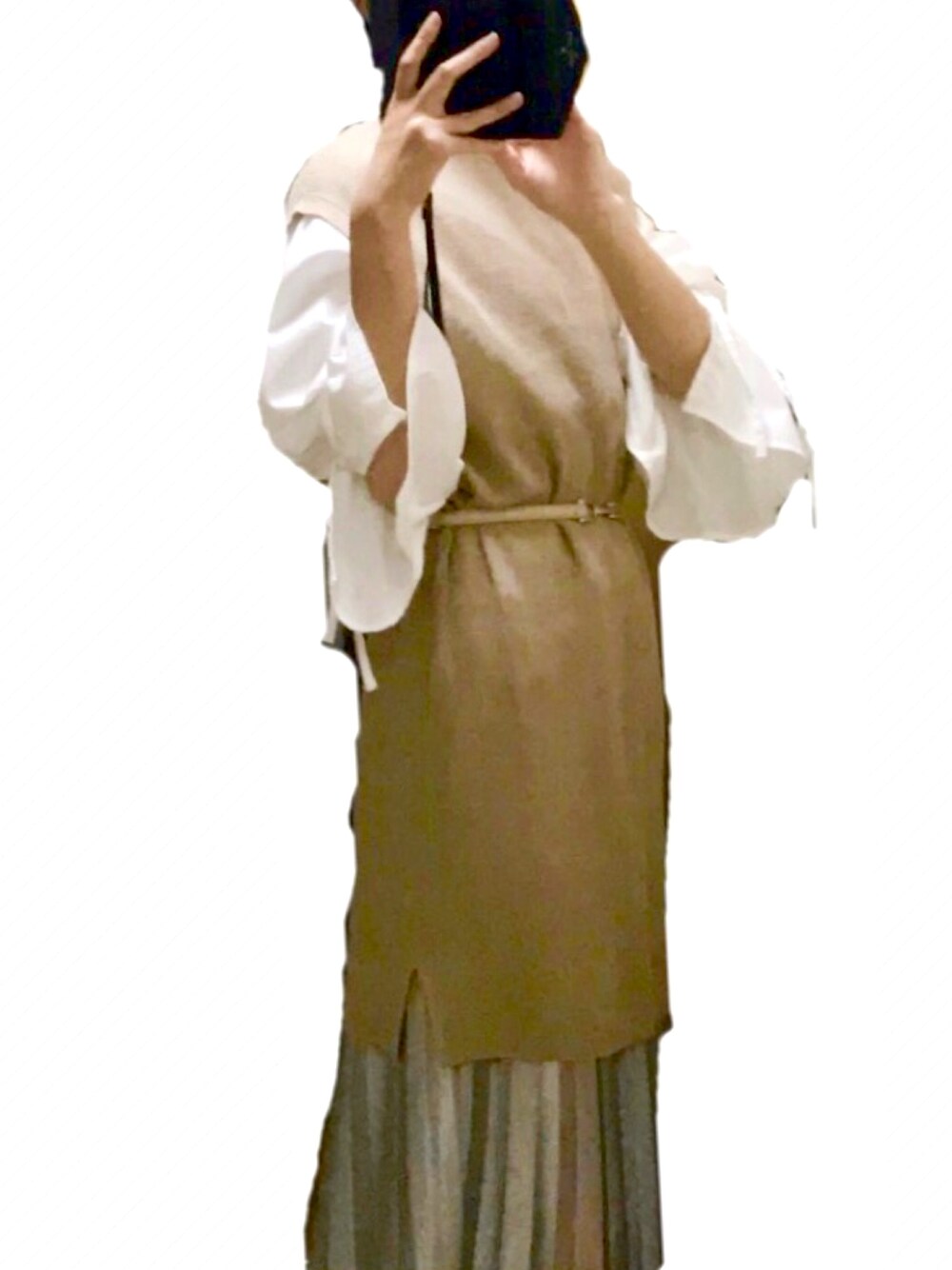 「カフェラテコーデ、淡色女子、プチプラコーデ、おしゃれさんと繋がりたい、秋コーデ」｜「BUBBLESのアイテム（スカート、シルバー系）」を使った、かりんとうさん（レディース・163cm）の秋コーディネートの1枚目の写真