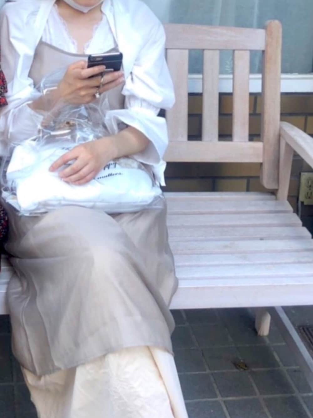 「ootd、キャミワンピ、レイヤードスタイル、古着、レース、ブラウス、淡色コーデ、おしゃれさんと繋がりたい、クリアバッグ、プチプラ」｜「ackaのアイテム（バッグ、その他）」を使った、かりんとうさん（レディース・162cm）の夏コーディネートの1枚目の写真