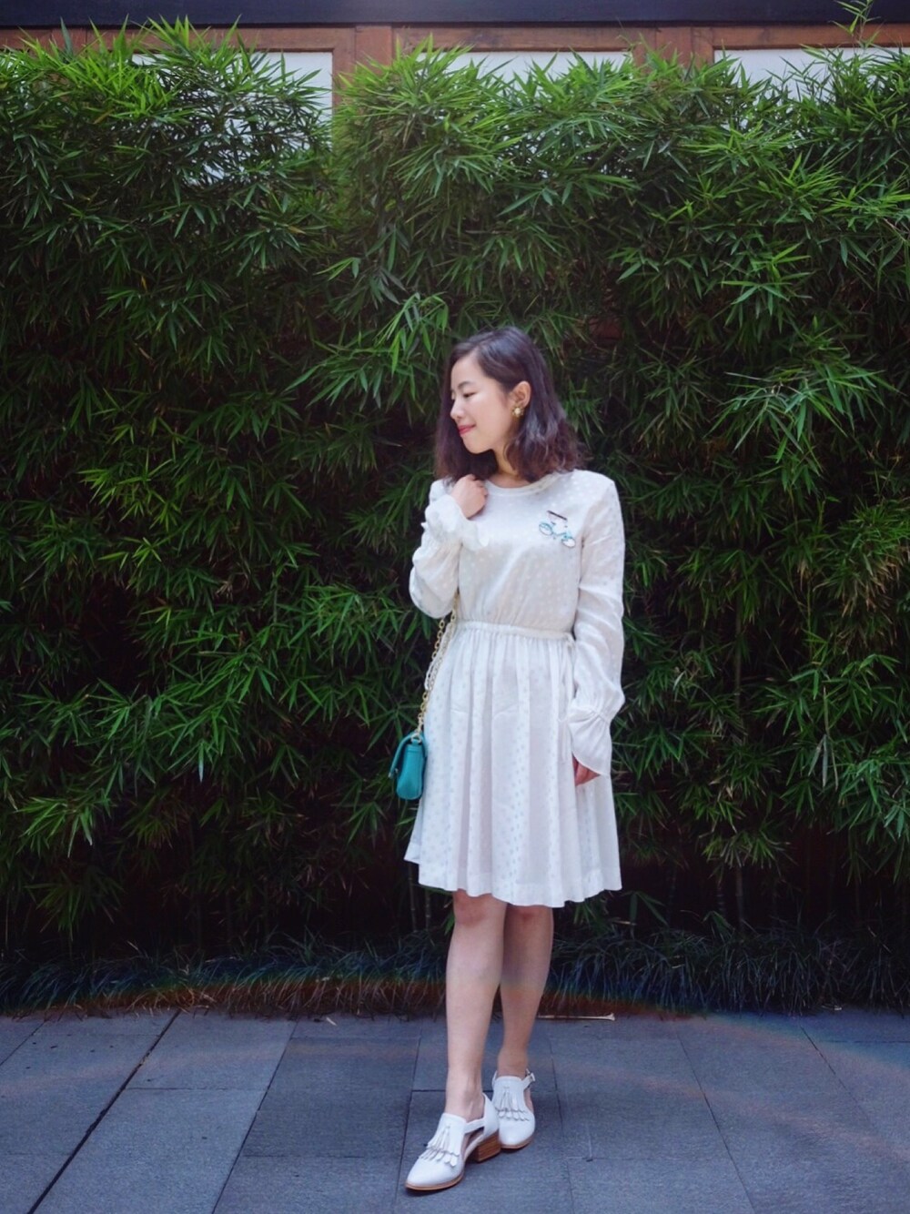 「date style♡、weekend、holiday、smart casual、lady」｜「sandroのアイテム（ワンピース、ホワイト系）」を使った、自然卷tutuさん（レディース・160cm）の夏コーディネートの1枚目の写真