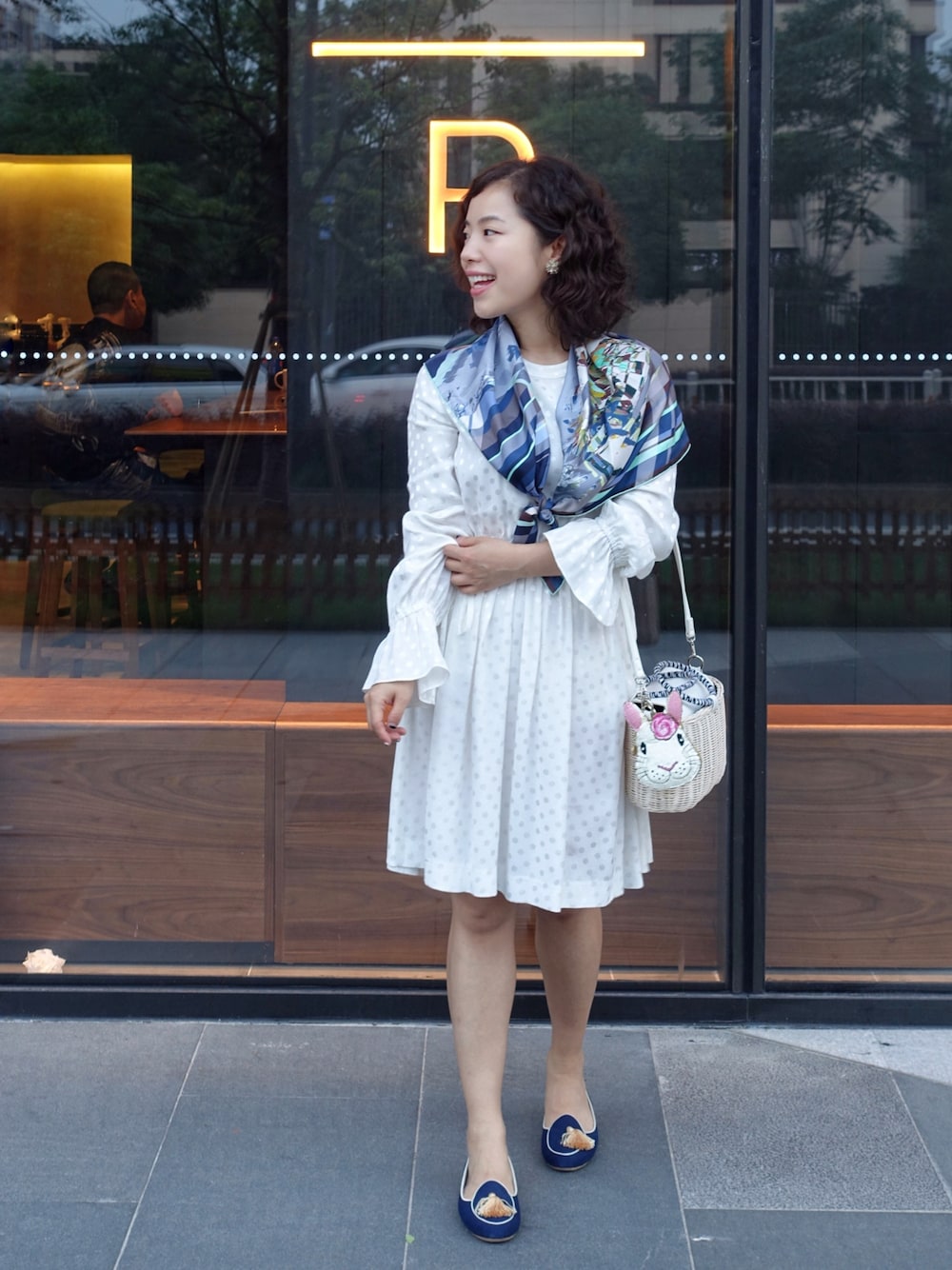 「ootd、outfit、outfitoftheday、daily look、date style♡、sweet、lady、summer」｜「sandroのアイテム（ワンピース/ドレス、ホワイト系）」を使った、自然卷tutuさん（レディース・160cm）の夏コーディネートの1枚目の写真