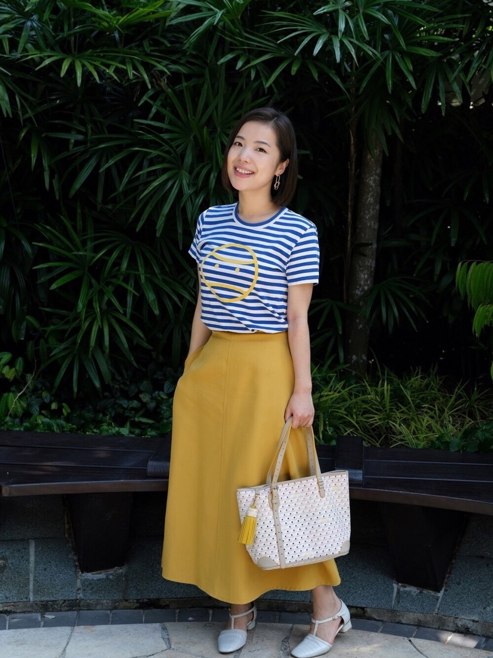 「daily look、date style♡、weekend、ootd、outfit、casual、今日のコーデ、夏コーデ」｜「TORY BURCHのアイテム（Tシャツ/カットソー、ブルー系）」を使った、自然卷tutuさん（レディース・160cm）の夏コーディネートの1枚目の写真