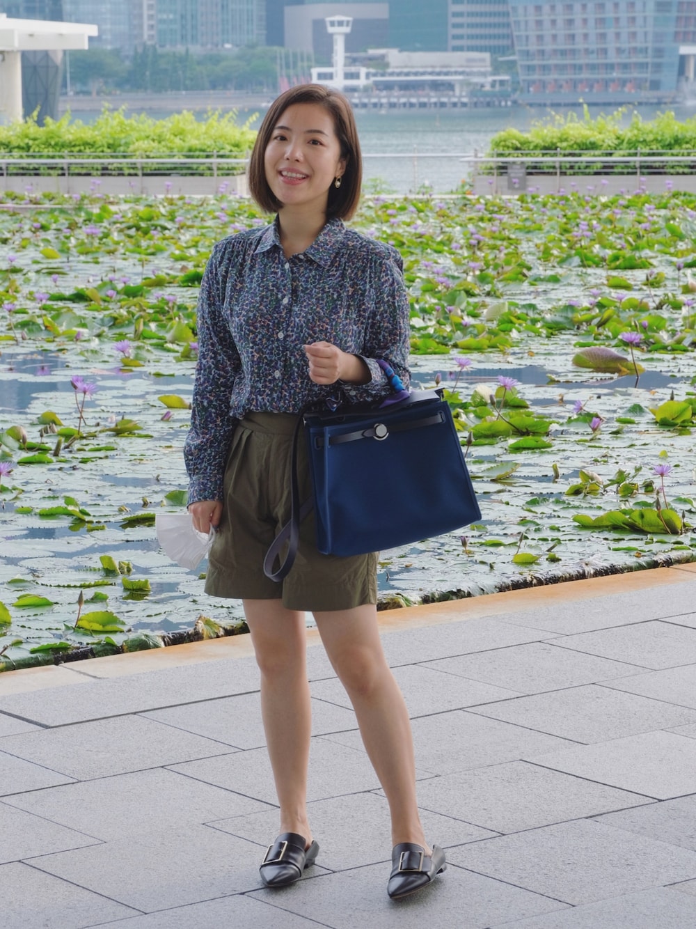 「秋服、daily look、date style♡、ootd、outfit、秋のコーデ、casual、HERMES、A.P.C.」｜「A.P.C.のアイテム（シャツ/ブラウス、ブルー系）」を使った、自然卷tutuさん（レディース・160cm）の秋コーディネートの1枚目の写真
