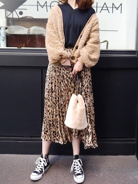 「CORNERS（コーナーズ）のきんちゃくバック（ハンドバッグ）」を使った、Mamiさん（レディース・159cm）の秋コーディネート