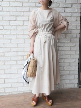 「アイテム（マフラー）」を使った、Mamiさん（レディース・159cm）の夏コーディネート