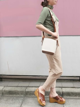 「アイテム（マフラー）」を使った、Mamiさん（レディース・159cm）の夏コーディネート