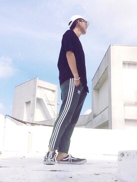 「adidas（アディダス）のアイテム（Chinos、グリーン系）」を使った、오이민/Minminさん（メンズ・173cm）の冬コーディネート