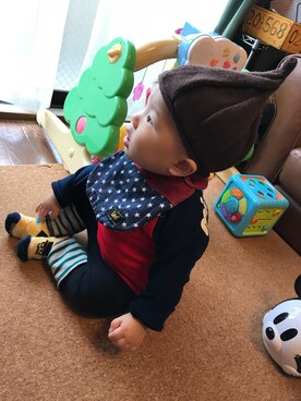 「Handmade（ハンドメイド）のアイテム（スタイ/よだれかけ、レッド系）」を使った、さくままさんの秋コーディネート