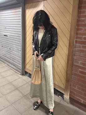 「シアートップス」｜「アイテム（ライダースジャケット）」を使った、あっかんさん（レディース・158cm）の春コーディネート
