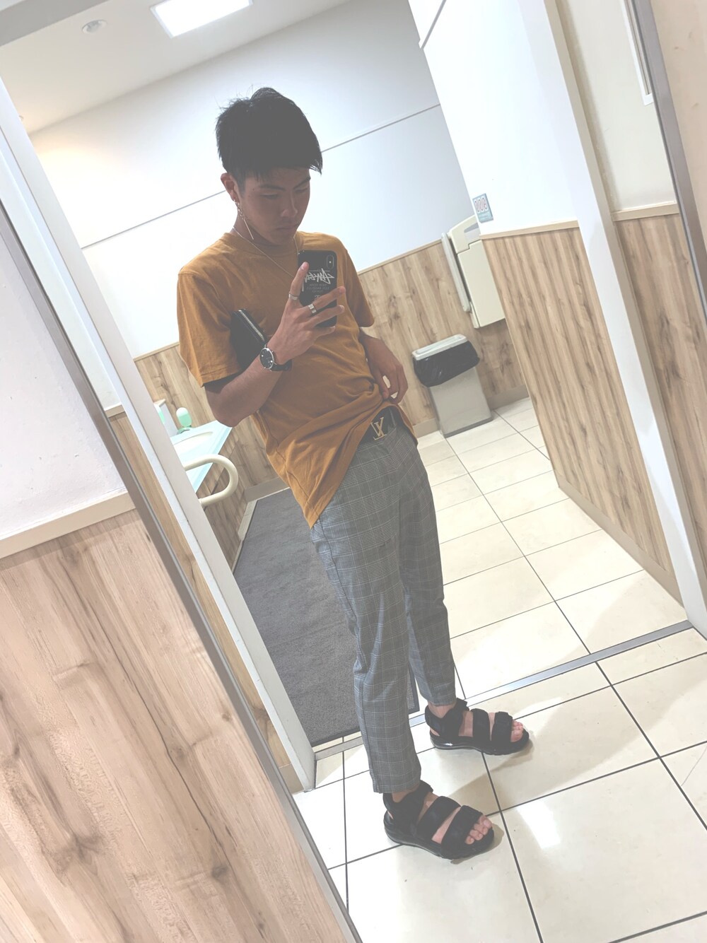 「HAREの【MENS】エアソールベルトサンダル(HARE)（サンダル、ブラック系）」を使った、Gakutoさん（メンズ・170cm）の夏コーディネートの1枚目の写真