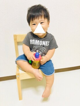 「H&M（エイチ・アンド・エム）のアイテム（Tシャツ/カットソー、ブラック系）」を使った、toto_boysさん（キッズ・120cm）の秋コーディネート