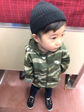 「楽天のアイテム（帽子、ブラック系）」を使った、toto_boysさん（キッズ・120cm）の秋コーディネート