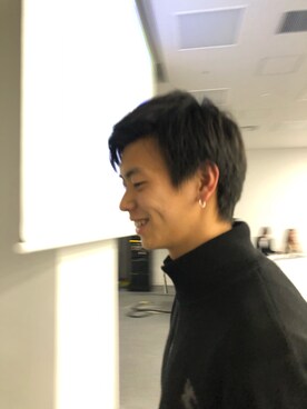 「BURBERRY（バーバリー）のアイテム（ジャケット/アウター、ブラック系）」を使った、やまのんさん（メンズ・185cm）の春コーディネート