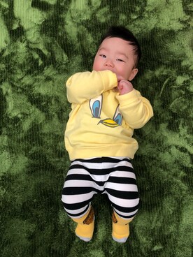 「ZARA KIDSのアイテム（スウェット、イエロー系）」を使った、トイボーイさん（キッズ・80cm）の秋コーディネート