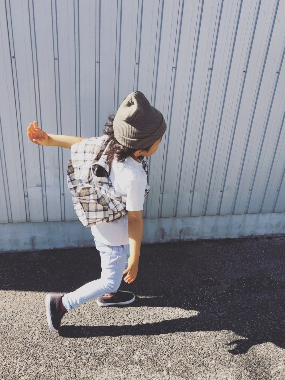 「ZARA KIDSのアイテム（ニットキャップ/ビーニー、グリーン系）」を使った、rinrinさん（キッズ・100cm）の秋コーディネートの1枚目の写真