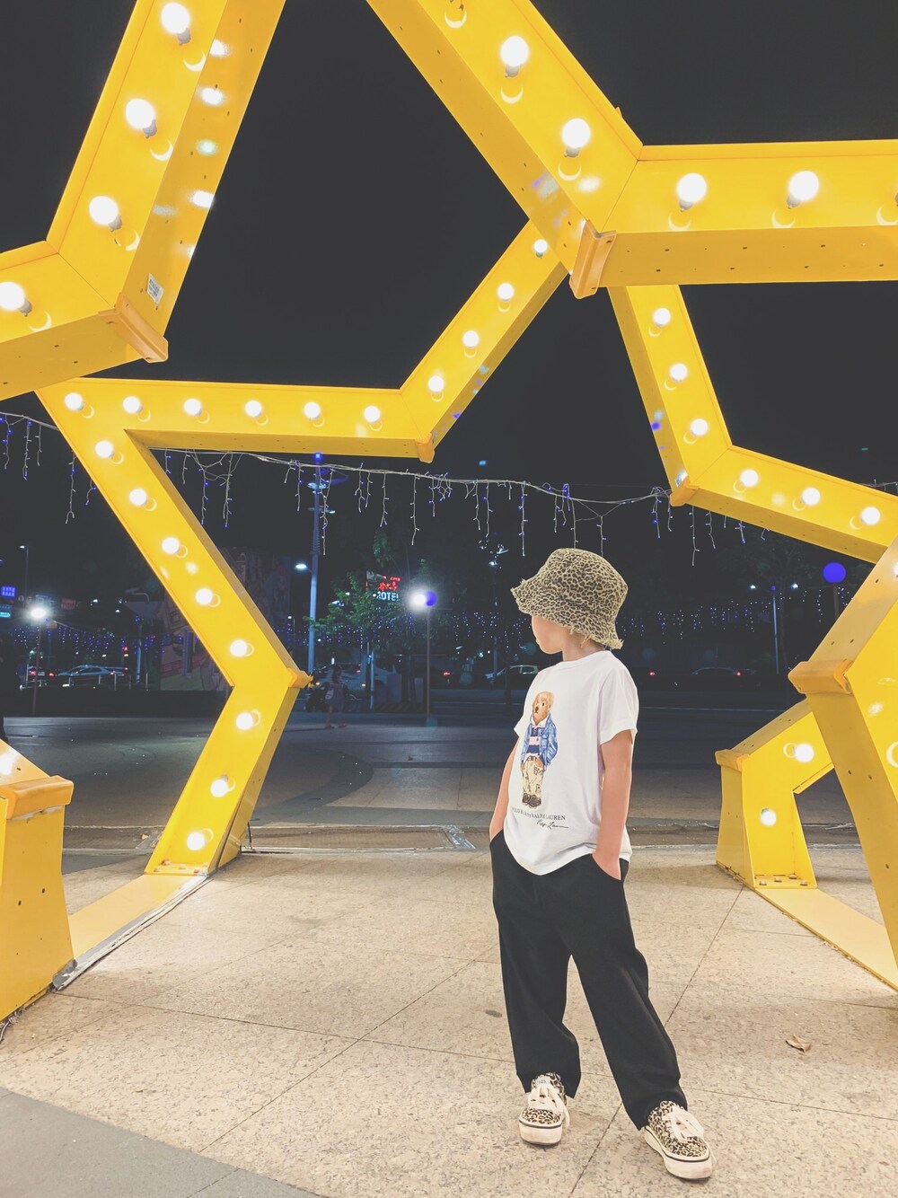 「ootd、街頭穿搭、oversize、休閒、男の子コーデ、kids、kidsfashion、ZARA、ZARA KIDS、Polo Ralph Lauren」｜「POLO RALPH LAUREN CHILDRENSWEARのプレッピー ベア コットン ジャージー Tシャツ（Tシャツ/カットソー、ホワイト系）」を使った、Gege & Yogurさん（キッズ・90cm）の春コーディネートの1枚目の写真