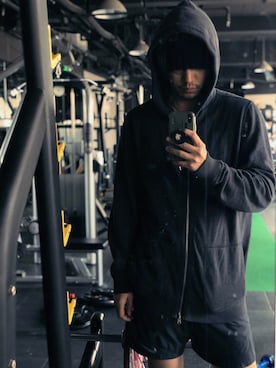 「Abercrombie&Fitch（アバークロンビーアンドフィッチ）のアイテム（パーカー）」を使った、zhongjiang0207さん（メンズ・186cm）の春コーディネート