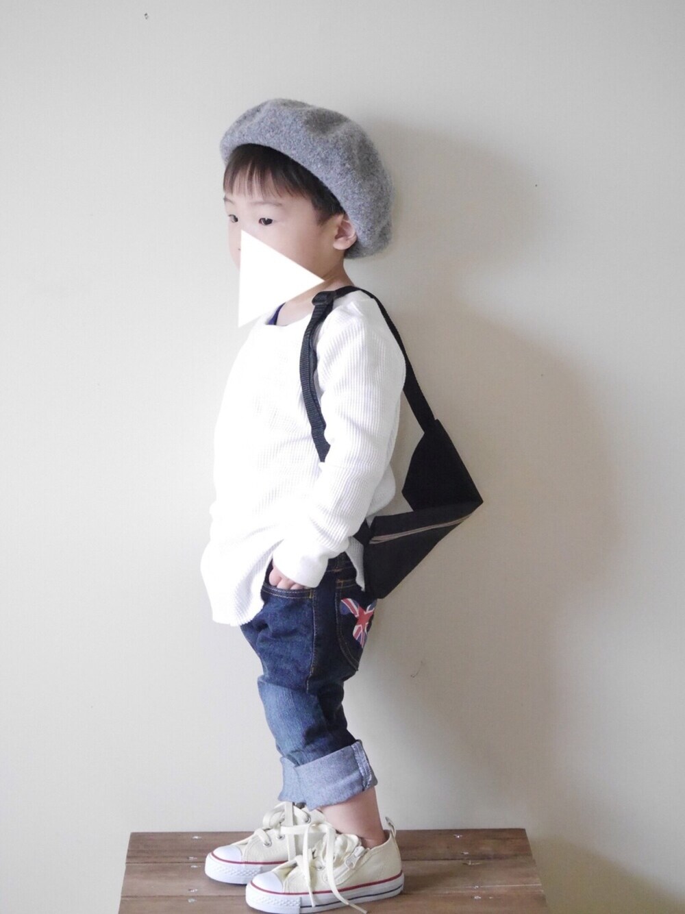 「Right-on、デニム、ベレー帽、converse、スニーカー、コンバース」｜「Right-onの【MPS】スリットネック布帛切替セット（アンサンブル、ブルー系）」を使った、(嵐太)arata.✩さん（キッズ・80cm）の春コーディネートの1枚目の写真