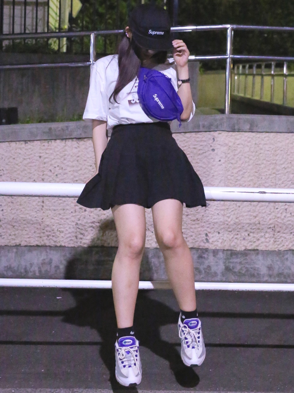 「supreme、THE NORTH FACE、Supreme x The North Face、campcap、ストリートMIX、ストリートカジュアル、スニーカーコーデ、sneakerstyle、NIKE AIR MAX、airmax95」｜「Supreme のアイテム（キャップ、ブラック系）」を使った、🐼さん（レディース・157cm）の夏コーディネートの1枚目の写真