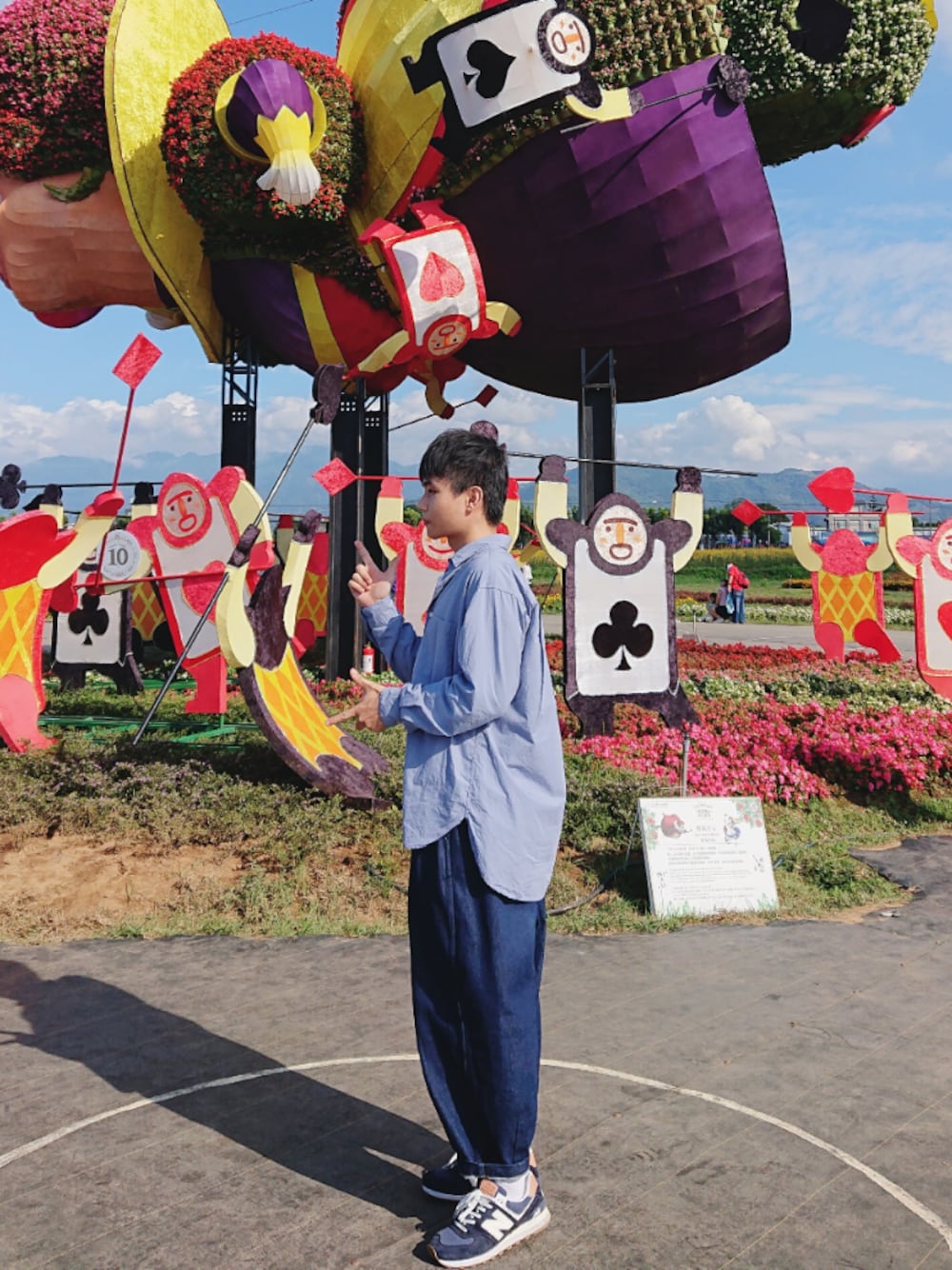 「冬コーデ、台湾、newbalance574、GU」｜「GUのアイテム（チノパンツ、ブルー系）」を使った、ansさん（メンズ・170cm）の冬コーディネートの1枚目の写真
