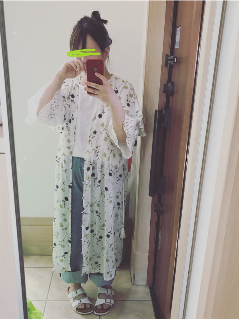 「summer、シンプルコーデ、低身長、ゆるコーデ、休日コーデ、花柄ワンピース、花柄ｶﾞｳﾝ」｜「RETRO GIRLのアイテム（カーディガン/ボレロ、ホワイト系）」を使った、memeさん（レディース・148cm）の夏コーディネートの1枚目の写真