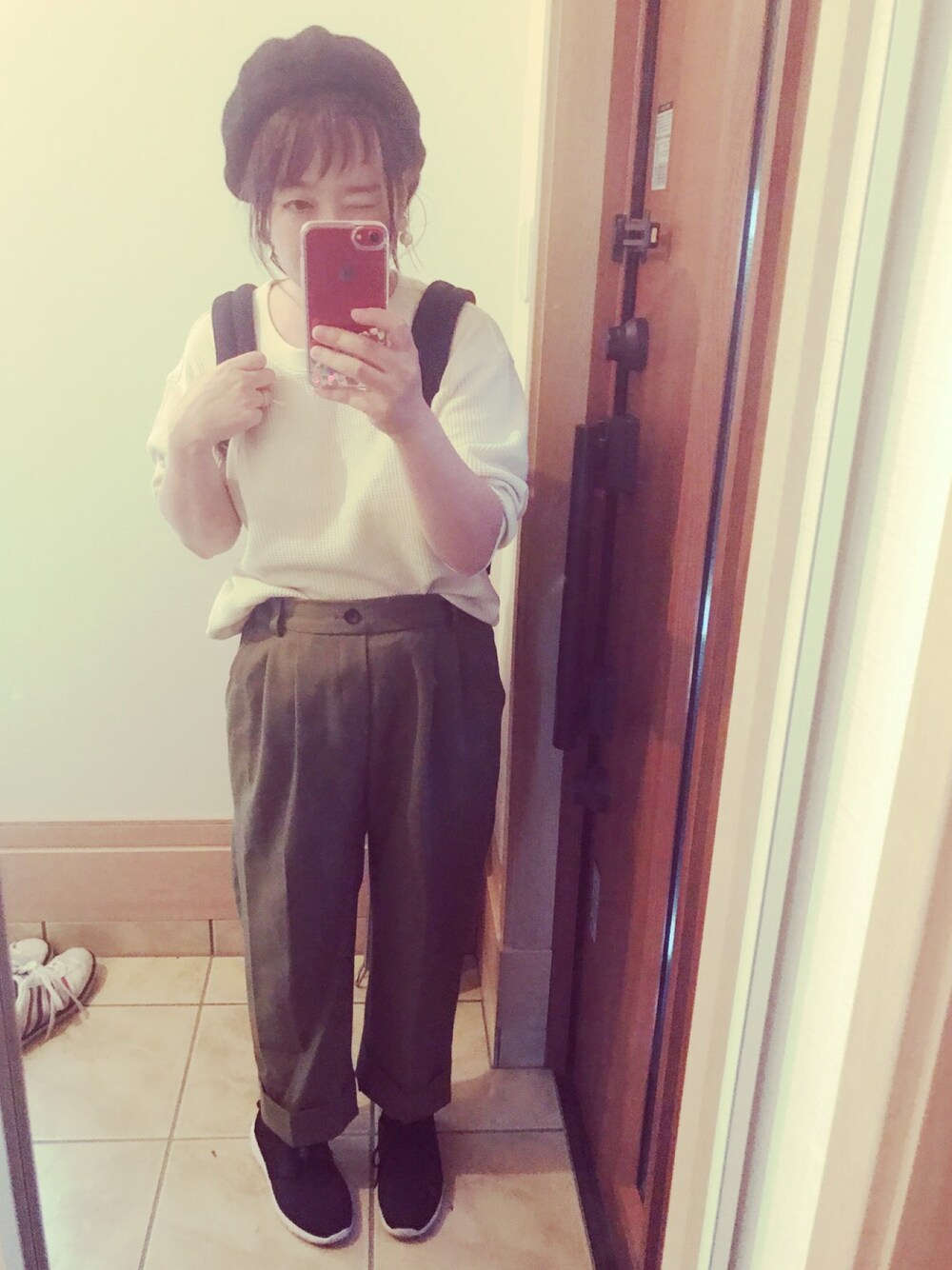 「サーマル、サーマルカットソー、UNIQLO、秋のコーデ、アキコーデ、おしゃれさんと繋がりたい、カーキ、低身長コーデ、低身長、アダルトおカワたん部」｜「UNIQLOのアイテム（Tシャツ/カットソー、ホワイト系）」を使った、memeさん（レディース・148cm）の秋コーディネートの1枚目の写真