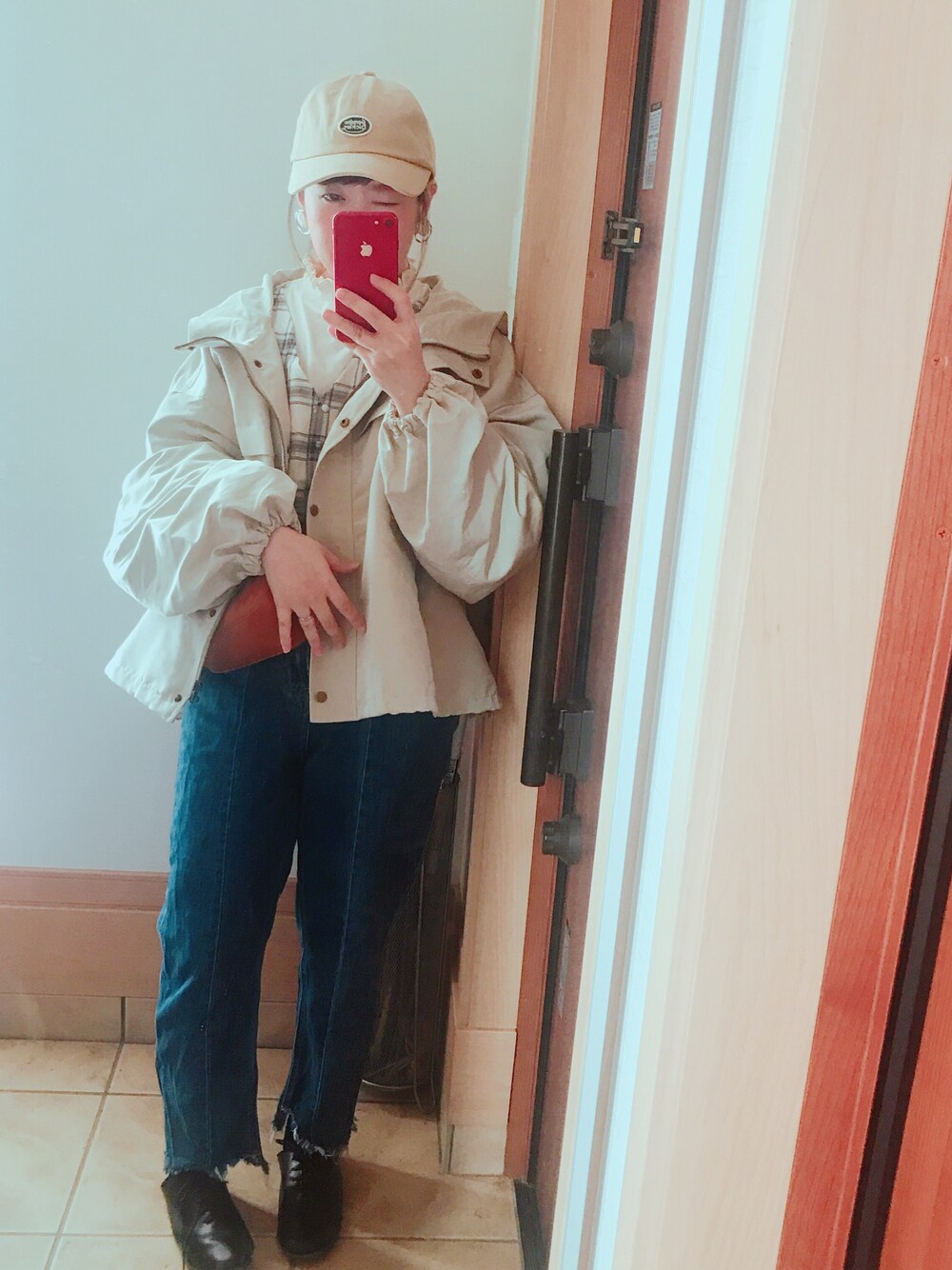 「春コーデ、シンプル、低身長、おしゃれさんと繋がりたい、マジェスティックレゴン」｜「kutirのビッグマウンテンパーカー（ブルゾン、ベージュ系）」を使った、memeさん（レディース・148cm）の冬コーディネートの1枚目の写真