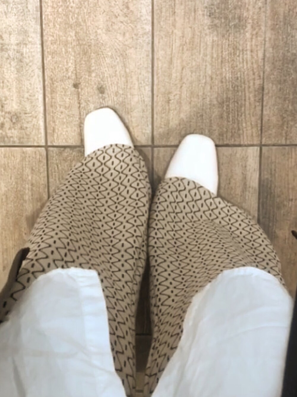「パイピングコート、ジャガードパンツ、ジャガード柄、足元くら部」｜「しまむらのアイテム（パンツ、ベージュ系）」を使った、優　花さん（レディース・153cm）の冬コーディネートの1枚目の写真