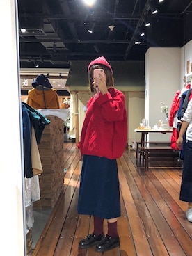 「red」｜「アイテム（ニットキャップ/ビーニー）」を使った、MISHAさん（レディース・162cm）の秋コーディネート