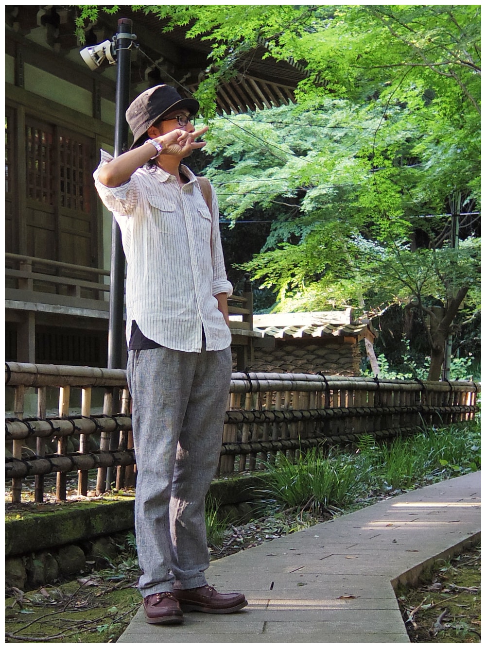 その他のシャツ/ブラウス、ブラック系のタンクトップ、その他のその他パンツを着用したメンズの秋コーディネートの1枚目の写真