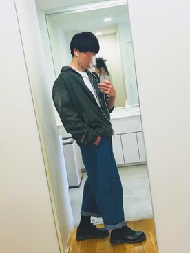 「MONO-MART（モノマート）のアイテム（デニムパンツ、ブルー系）」を使った、Komiさん（メンズ・171cm）の春コーディネート