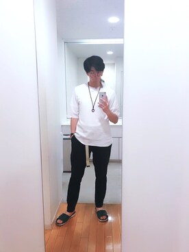 「UNIQLO（ユニクロ）のアイテム（チノパンツ、ブラック系）」を使った、Komiさん（メンズ・171cm）の春コーディネート