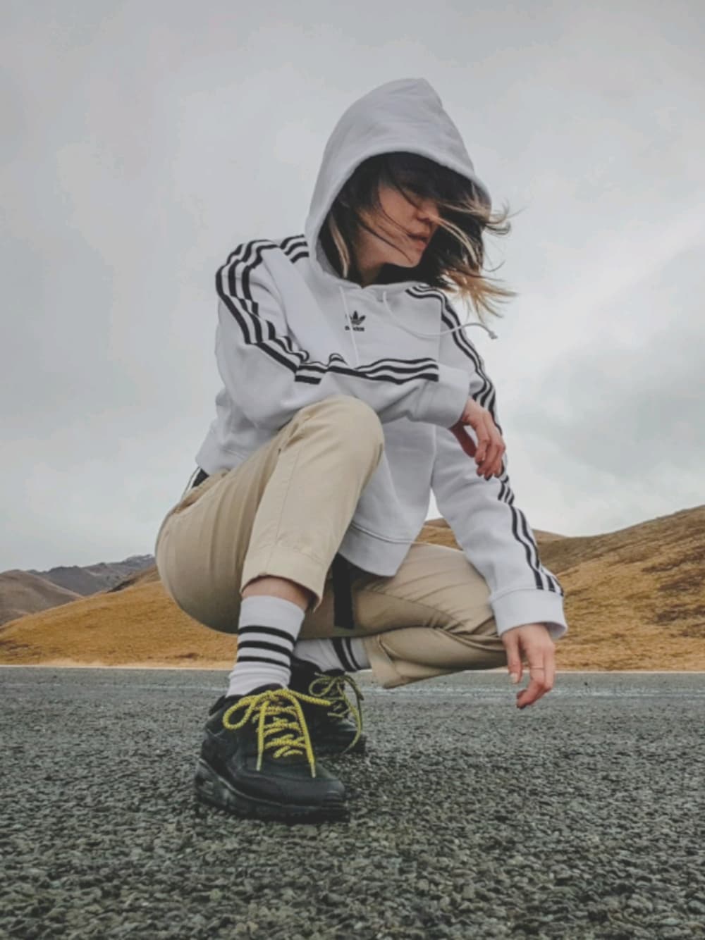 「ootd、大人カジュアル、オトナ女子、ニット、秋コーデ、adidas、NIKE、airforce1、lookbook、カジュアル」｜「adidas OriginalsのAdidas Originals Hoodie（その他アウター、ホワイト系）」を使った、Virus1119さん（レディース・160cm）の秋コーディネートの1枚目の写真