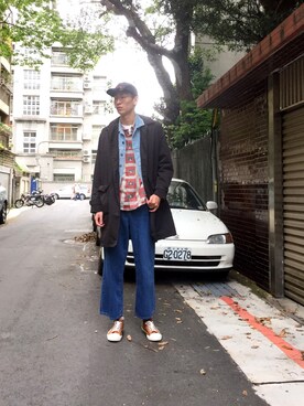 「6IXTY8IGHTのアイテム」を使った、Pokai Chengさん（メンズ・188cm）の春コーディネート