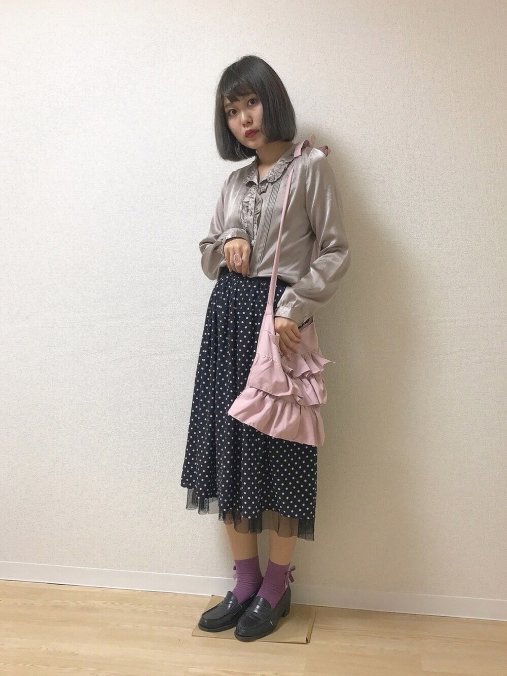 「秋コーデ、ゆるコーデ、ブラウス、大人ガーリー、古着、ドット、ローファー、プチプラ、コク色シャドウ、秋のコーデ」｜「usedのアイテム（シャツ/ブラウス、ブラウン系）」を使った、あらかわみか（みかんぬ）さん（レディース・158cm）の秋コーディネートの1枚目の写真