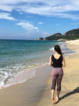 「海」｜「アイテム（チノパンツ）」を使った、Keikaさん（レディース・156cm）の秋コーディネート