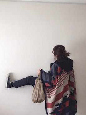 「巾着バッグ」｜「アイテム（ポンチョ）」を使った、🅨Ⓤ🅒🅞さん（レディース・157cm）の冬コーディネート