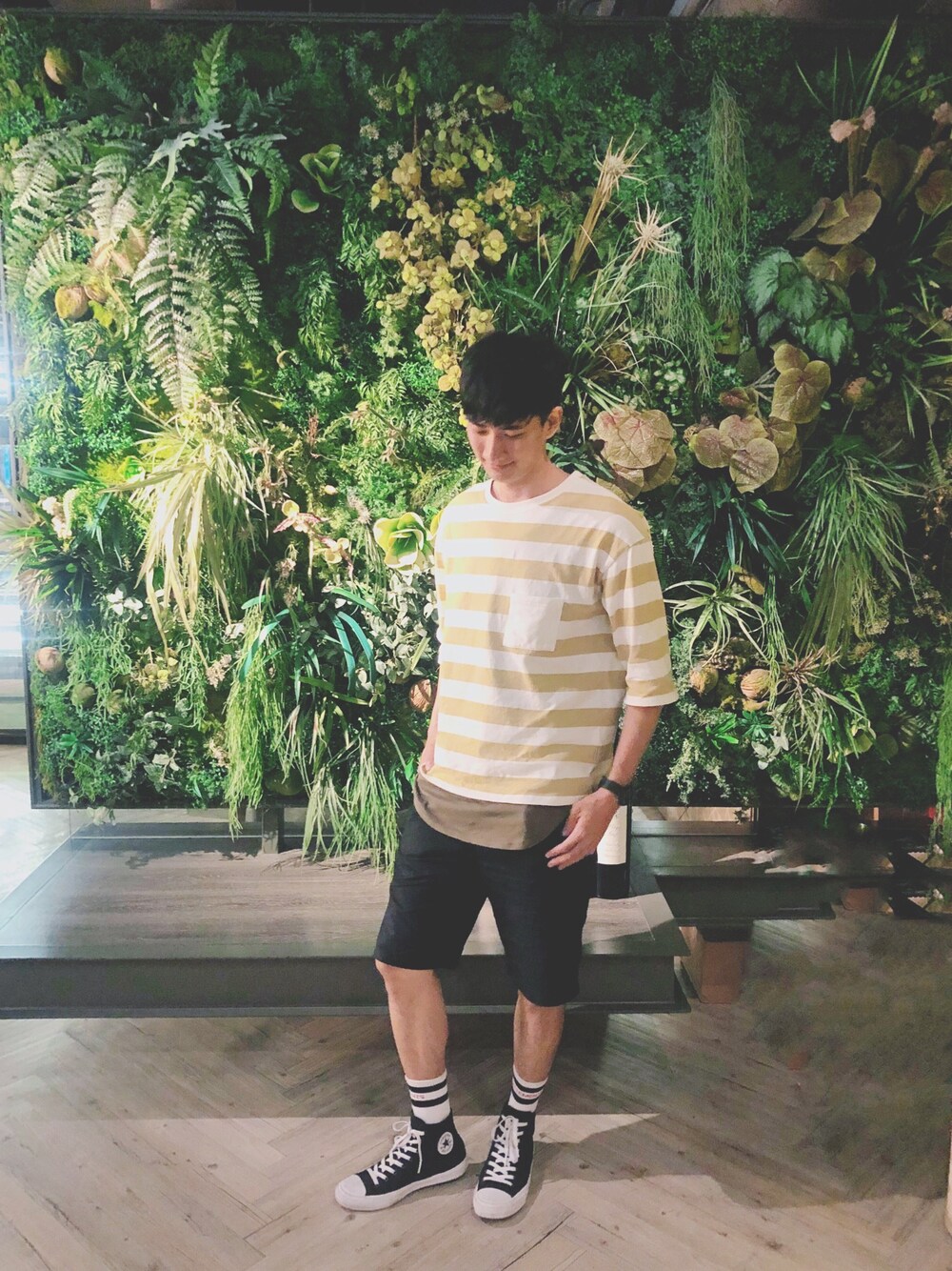 「CONVERSEのChuck Taylor II Hi Sneakers（シューズ、ブラック系）」を使った、Cheng-chih Haiehさん（メンズ・184cm）の夏コーディネートの1枚目の写真