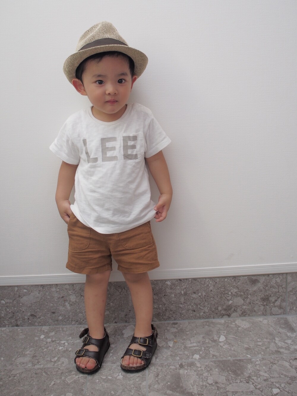 「kids、キッズコーデ、おとこのこ、90cm、LEE、むぎわら帽子、ハーフパンツ、サンダル」｜「no brandのアイテム（帽子、ベージュ系）」を使った、SEI-KOTOさん（キッズ・90cm）の夏コーディネートの1枚目の写真