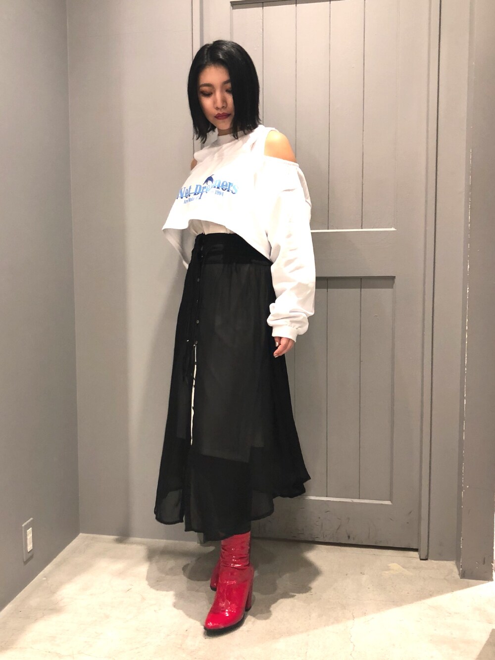 「大人カジュアル、GCDS、KMRii、今日のコーデ、outfit、ootd、ROYAL FLASH、ROYAL FLASH池袋、スポーツミックス、spring」｜「ROYAL FLASHのGCDS/ジーシーディーエス/OFF SHOLDER SWEAT（スウェット、ホワイト系）」を使った、yurina katsuraさん（レディース・165cm）の春コーディネートの1枚目の写真