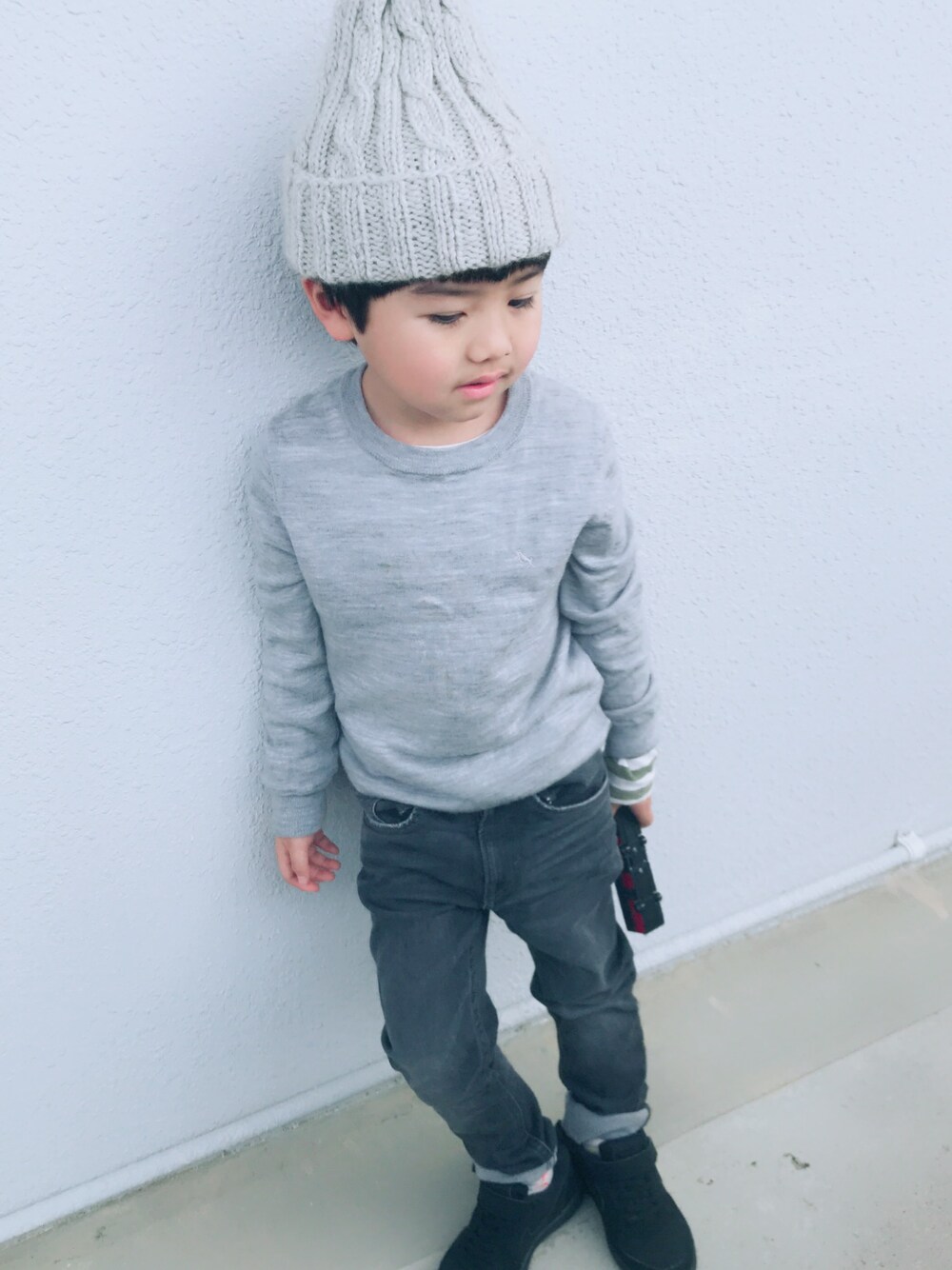 「キッズファッション、プチプラコーデ、おとこのこ、シンプルコーデ」｜「Handmadeのアイテム（帽子、グレー系）」を使った、Yooo☆kiiicさん（キッズ・100cm）の冬コーディネートの1枚目の写真